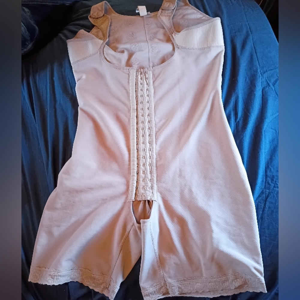 Women's Cream Shapewear Bodysuit